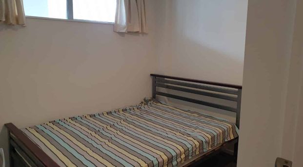 Well Presented 2 Bedroom Apartment - Photo 1