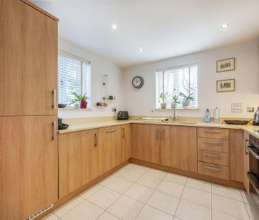 2 bedroom apartment to rent - Photo 4