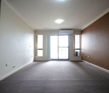 Lovely 2 Bedroom in Handy Location! - Photo 6