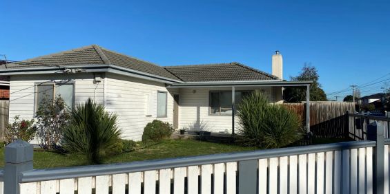 Ideal Location – 3 Bedroom Home!! - Photo 3