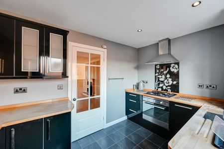 2 bedroom semi-detached house to rent - Photo 5