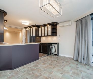 Spectacular Coal Harbour 2-Bedroom with Stunning Waterfront & Mount... - Photo 4