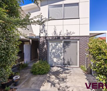 STYLISH TWO-BEDROOM TOWNHOUSE IN O’CONNOR - Photo 2