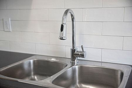 Pharmacy Apartments - Photo 4