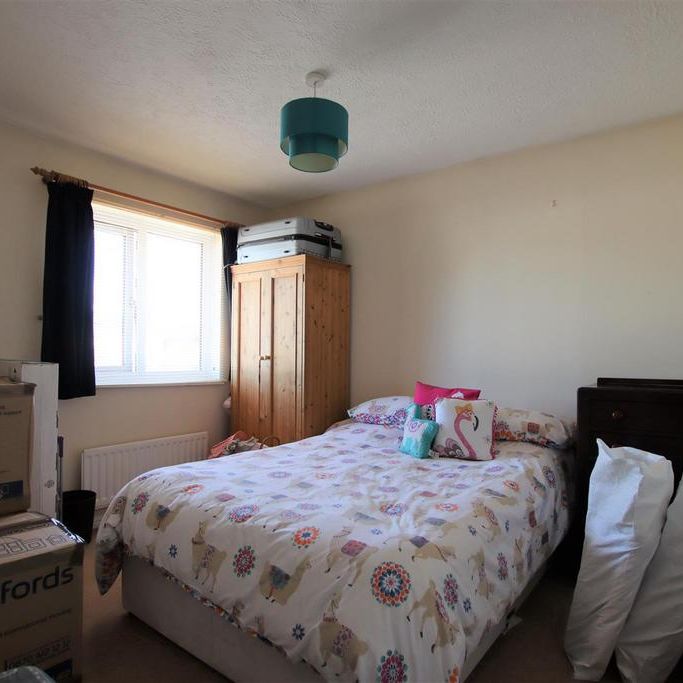 3 bedroom end of terrace house to rent - Photo 1