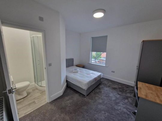 4 bedroom terraced house to rent - Photo 1