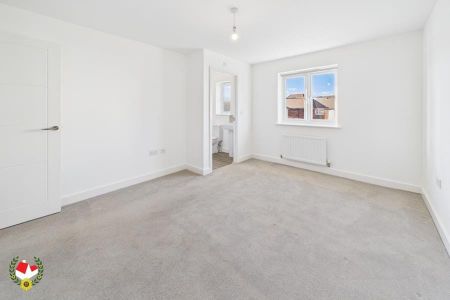 De Lisle Bush Way, Great Oldbury, Stonehouse - Photo 4