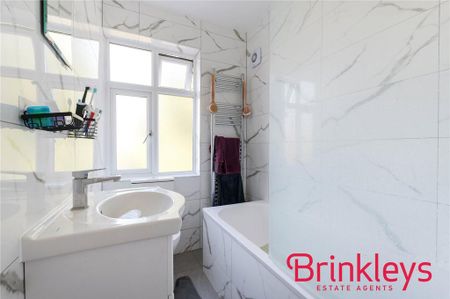 4 bedroom semi-detached house to rent - Photo 3