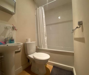 1 Bedroom Flat - Studio To Let - Photo 6