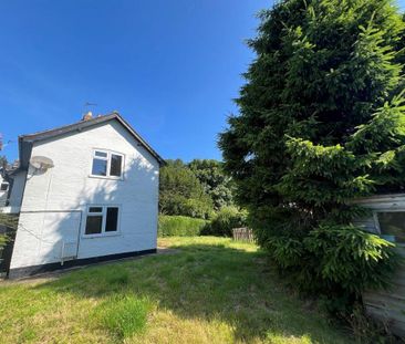 2 bedroom semi-detached house to rent - Photo 6