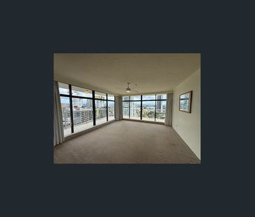 BREAKFREE BEACHPOINT - UNFURNISHED SUNNY LARGE APARTMENT ON LEVEL 15!! - Photo 1