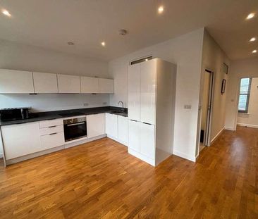 Clarence Street, Staines-upon-thames, Surrey, TW18 - Photo 5