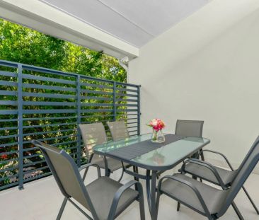 Modern Three-Bedroom Townhouse in Boutique Coorparoo Complex - Photo 6