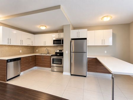 For Lease - 45 Paisley Boulevard Unit# 410, Mississauga, Ontario - Photo 3