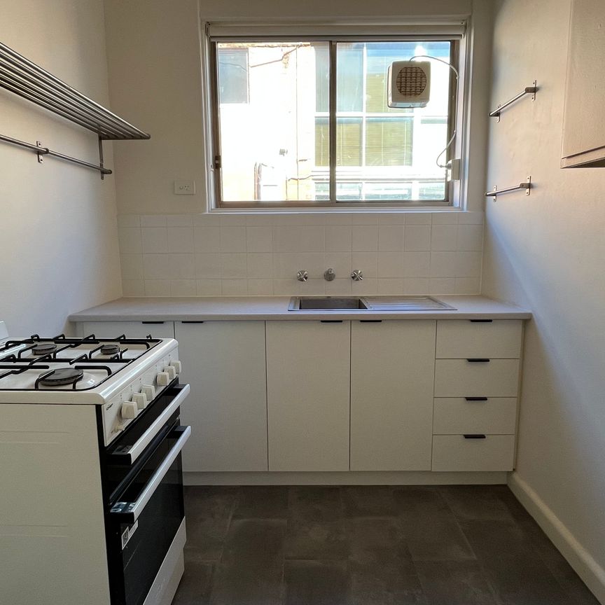 7/18 Westbury Grove, St Kilda East VIC 3183 - Apartment For Rent | Domain - Photo 1