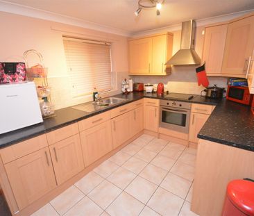 162 Carsington Crescent, Allestree, Derby, DE22 2QU - Photo 2