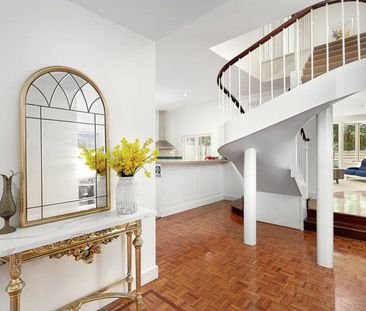 Place your family with perfect park-side poise - Photo 6