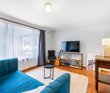 Tidy Two Bedroom Unit in a quiet complex - Photo 2