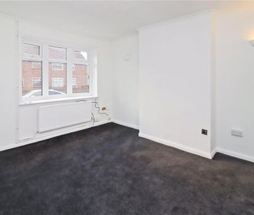 2 bedroom semi-detached house to rent - Photo 2