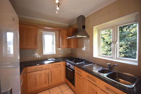 2 bedroom maisonette to rent - Photo 5