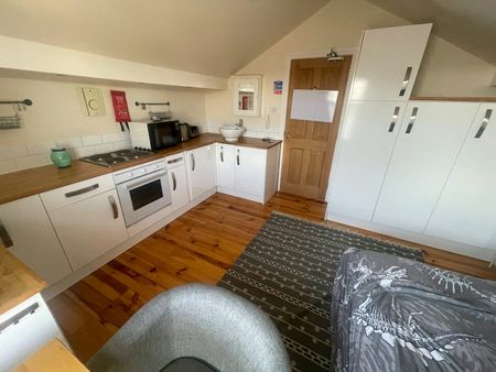 House share to rent on - Photo 5