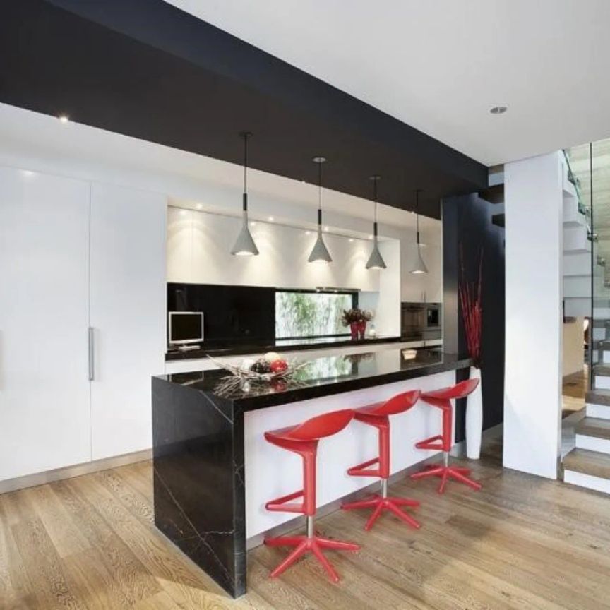 Architectural Luxury in the Heart of Brighton - Photo 1