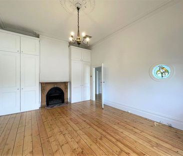 Family Home Prime Location - Photo 5