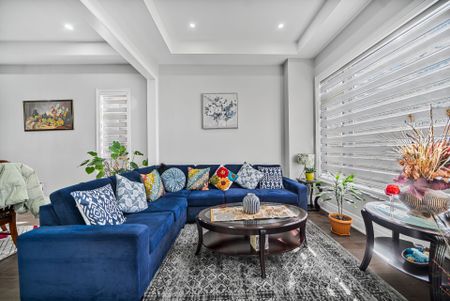 For Lease - 1215 Pondside Trail, Oakville, Ontario - Photo 2