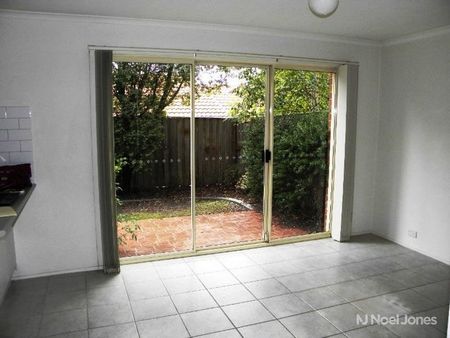 10 Lyell Walk, FOREST HILL - Photo 3