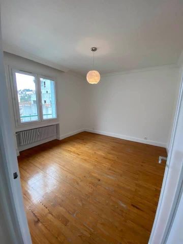 Location Appartement 4 pièces 92m² ST ETIENNE 42100 - Photo 5