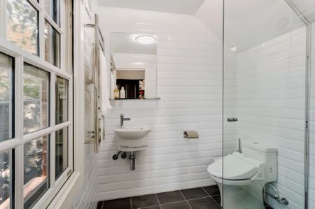 1 Bed, 1 Bath - Photo 3