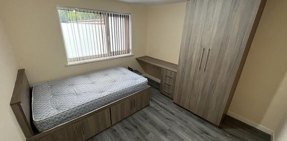 5 bedroom flat to rent - Photo 2