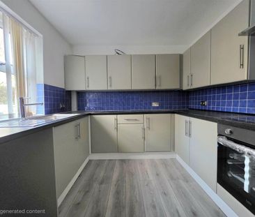 3 bedroom end of terrace house to rent - Photo 2