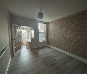 Hall Street - Photo 2