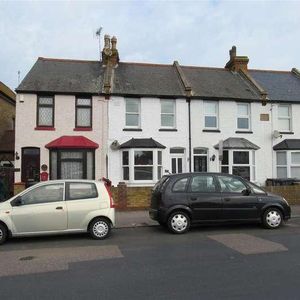 Kings Road, Herne Bay, CT6 - Photo 2