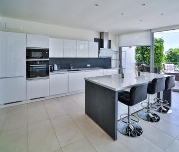 Luxury Townhouse for rent in Sierra Blanca, Spain - Photo 2