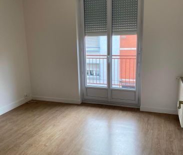 Location Appartement 4 pièces 79m² ST NAZAIRE 44600 - Photo 2