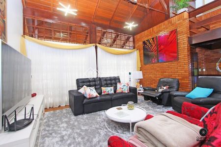 Casa com 3 quartos e 330m² para alugar em Jardim Itu, Porto Alegre. - Photo 2