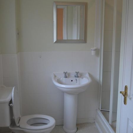 1 bedroom in a house share to rent - Photo 4