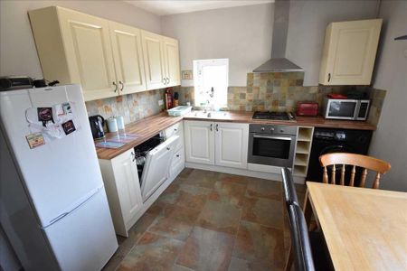 2 bedroom apartment to rent - Photo 4