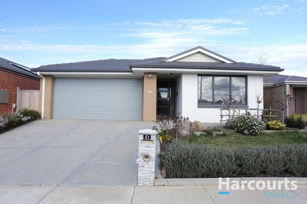 Stunning 4-Bedroom Home in Doreen - Photo 1