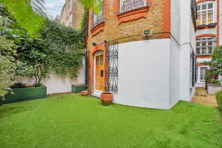 3 bedroom flat in London - Photo 4