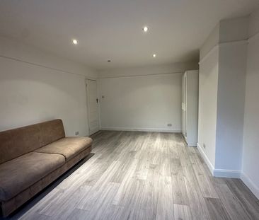 2 Bed Maisonette, Watford Way, NW4 - Photo 1
