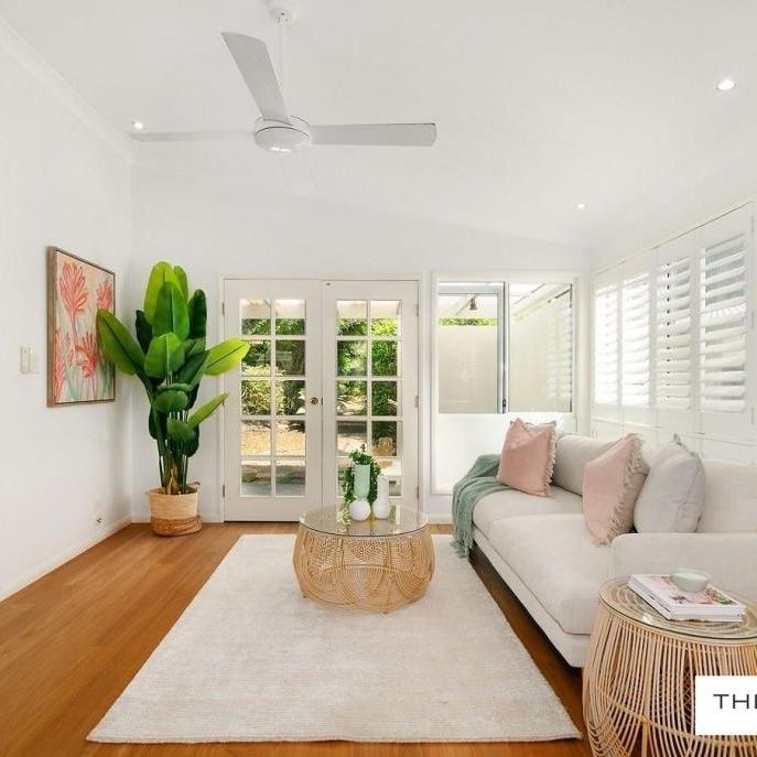 4 Bedroom Coastal Living at Its Best! - Photo 1