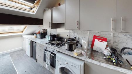 3 bedroom flat to rent - Photo 5