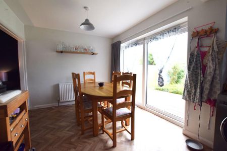 3 bedroom detached house to rent - Photo 3