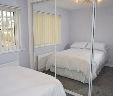 Bearwood, Bournemouth - Photo 4