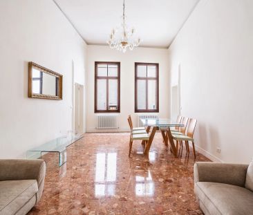 Eleganza contemporanea nel cuore di Venezia - Photo 4