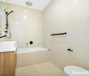 Modern Three Bedroom Townhouse - Photo 1