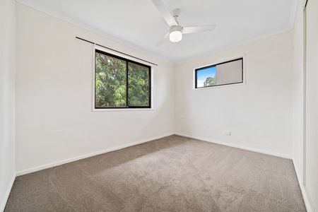 Low-Maintenance Living in the Heart of Eagleby - Photo 3